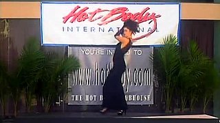 Blonde with hot lingerie masturbates while broadcasting