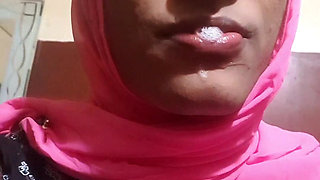 Desi hijabi sissy crossdresser spitt swap