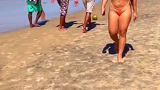 Amateur girlfriend fingered and rammed outdoors at the beach