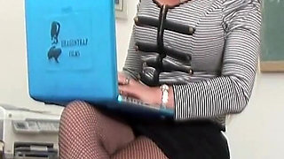 BBC Obsession Scene-4 chubby MILF Teacher Kelli Starxxx Loves to Fuck with a Big Black Cock in Class