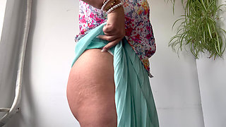 Sexy MILF stepmom Michelle is horny at the office again and rubs her juicy pussy in front of her colleagues.