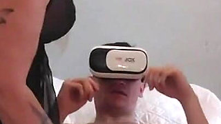 Papai Mamãe Pegou Seu Filho Com Óculos Virtual Assistindo Um Porno