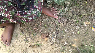 Indian Bhabhi Jungle Saaf Karte Hue Chudai Ki