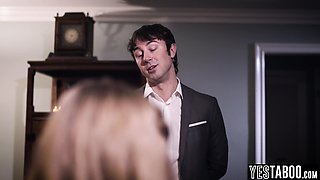 Criminal mom silences witness with intercourse