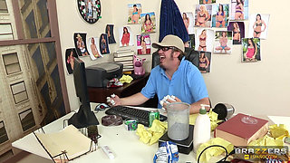 Brazzers - Woody’s Viral Scheme Sabotaging Johnny Sins to Fuck Veronica Rodriguez