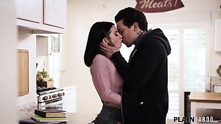 Joanna Angel Gags Massively on Small Hands Huge Cock in Taboo Stepfamily Roughness with Deepthro