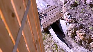 Emily Rinaudo Masturbates Her Pussy Outdoors In Bathtub