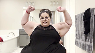 Two Temptations: Plump Paradise Fashion Fiesta (wmv)