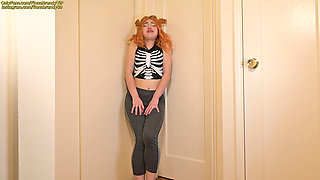 He locked me outside the toilet, so I pissed myself! Full bladder desperation with Dirty talk pee roleplay from amateur Fiona