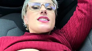 Slutty amateur flashing her big boobs in the backseat