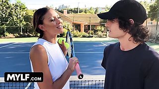 Cassie Del Isla's Tennis Match
