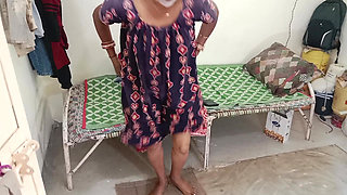 Lonely wife Invite Parcel Delivery Boy in to her Room to Fuck Her