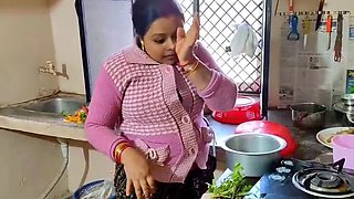 Desi Bhabhi Hardcore Pussy Fucking in Kitchen