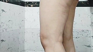 Priya Bhabi Big Ass Bath Show