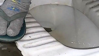 Desi Indian Bhabhi Only Pissing Video