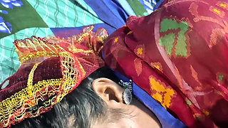 Barnali bhabhi ne siraj ki bara  ko chus Diya and jor jor se chudai ki