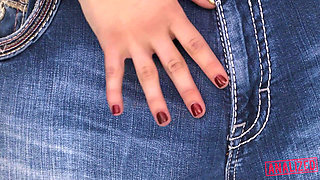 Teen Kylee Reese Begs for BBC - Watch Her Stretched Pussy