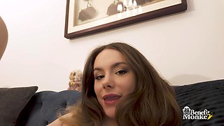 BENEFIT MONKEY: Liz Ocean gives me an impressive blowage and I can't stand against her rosy slit