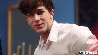 MILFY Stunning Hustler Venus Schools Junior Stud At Fellatio Bang-out