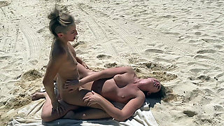 Lora Cross Vs Sinthia Bee Sex Fight on the Beach