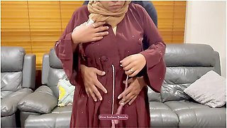 Cute Muslim Wife: Romantic Hugging And Kissing Sex In Hijab And Abaya - Pussy Fingering