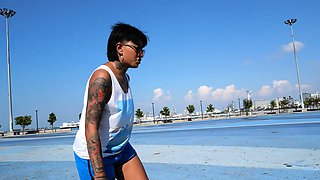 Skateboarding fail of big ass Thai MILF